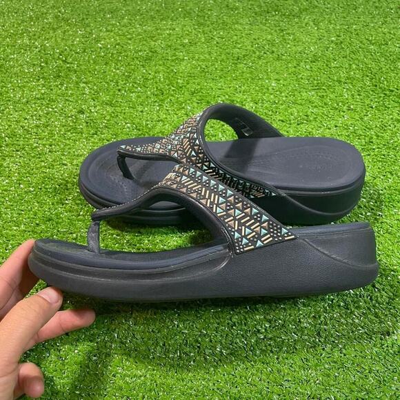 Crocs Women’s 7 Platform Boca Bling Flip Wedge Thong Sandals Medallion - Picture 5 of 6